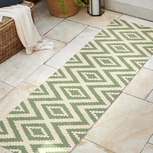 Jonathan Y Sintra Diamond Indoor/outdoor Area Rug In Green/cream