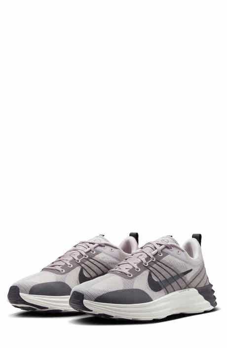 Nike Lunar Roam Sneaker