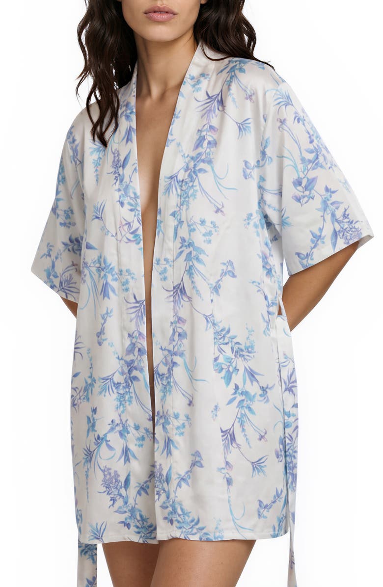 Flora Nikrooz Willa Short Pajamas & Robe Travel Set, Alternate, color, 