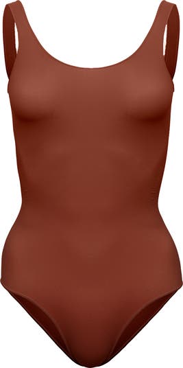 Ultra-thin seamless forming scoop neck bodysuit