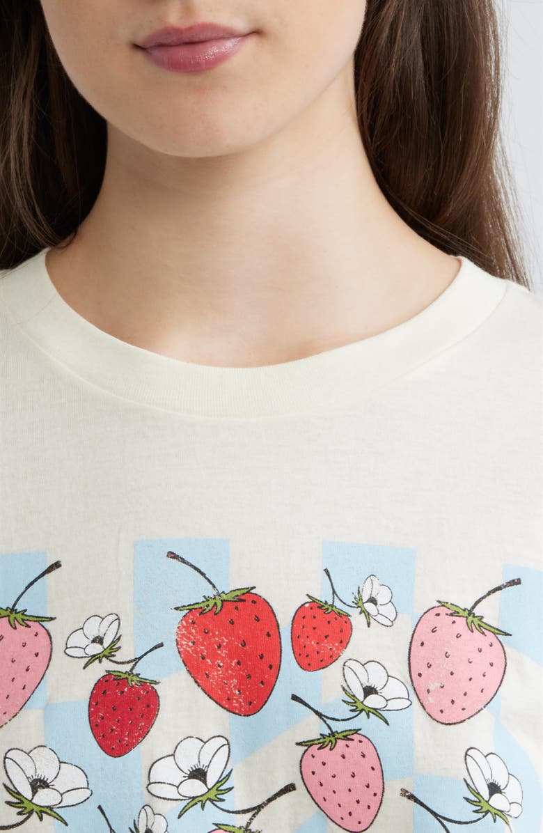 GOLDEN HOUR Strawberry Fields Graphic T-shirt, Alternate, color, Marshmallow