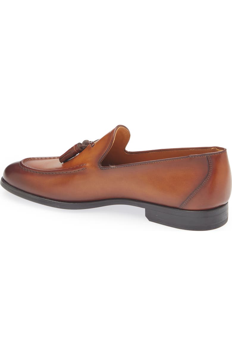 Magnanni Magico Tassel Apron Toe Loafer, Alternate, color, Cuero