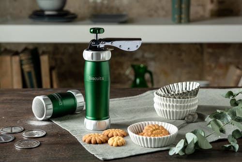 Marcato Design Series Biscuit Maker Press, Includes 20 Cookie Disc Shapes