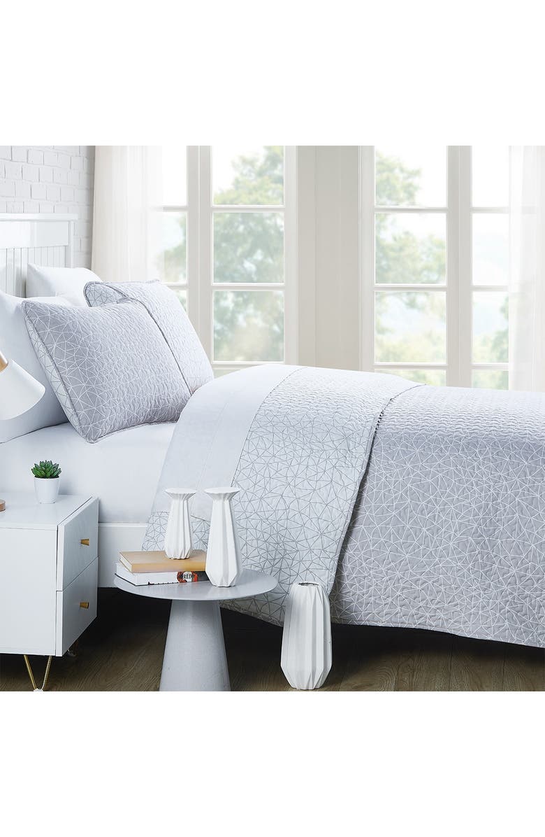 SOUTHSHORE FINE LINENS Geometric Maze Oversized Quilt Sets, Alternate, color, Geometric Maze Grey