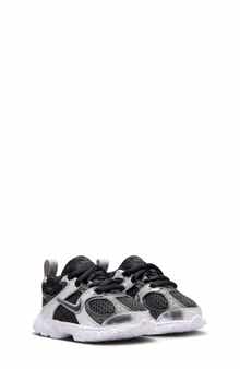 Nike Kids' V5 RNR Sneaker