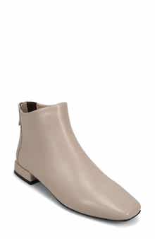 Elide Bootie