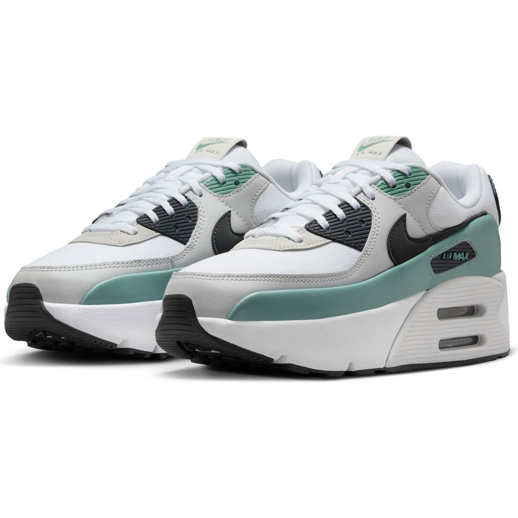 Nike Air Max 90 Lv8 Platform Sneaker