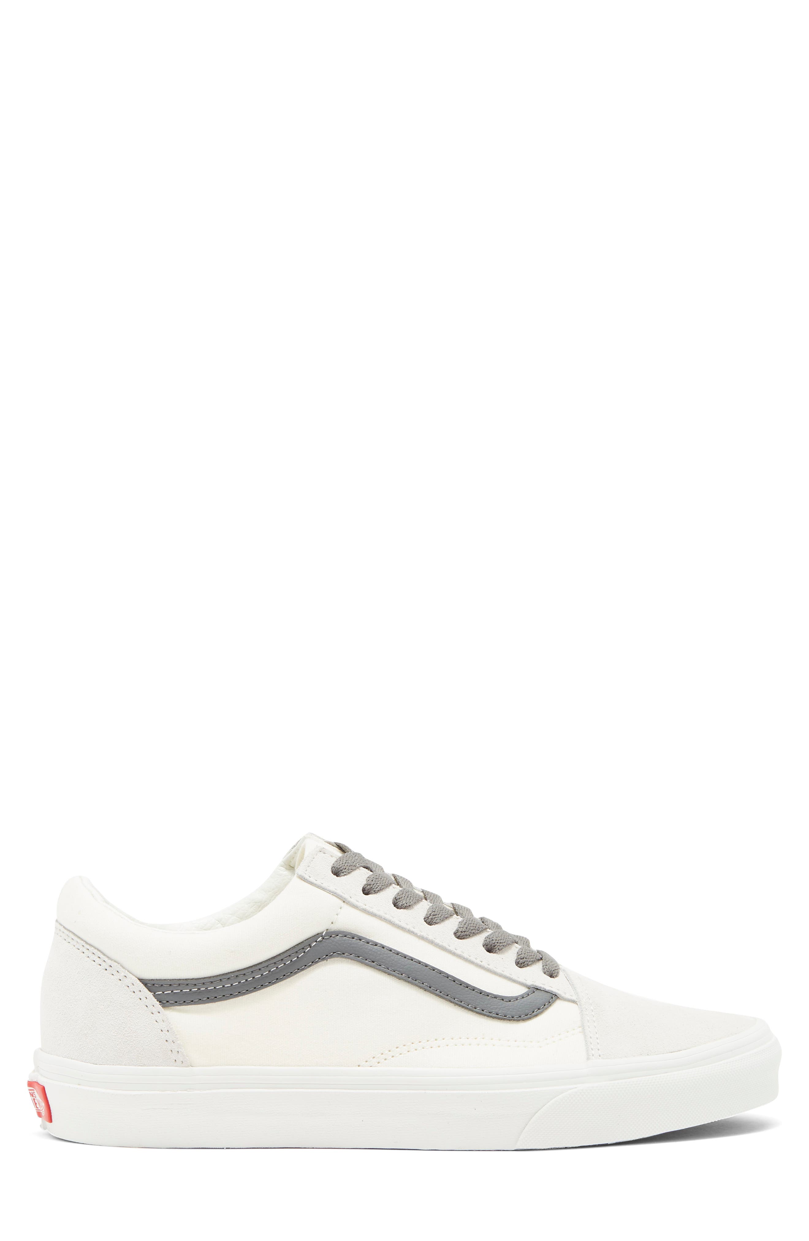 Vans Old Skool Sneaker, Alternate, color, 