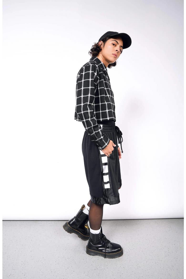 The Essential Flannel Long Sleeve Cropped Button Up, Alternate, color, BLACK/WHITE