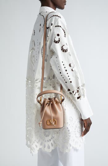ショルダーバッグ・ポシェット 25AW VALENTINO GARAVANI V-logo leather bucket bag white Mini Bucket Bag In Nappa With Vlogo Signature Chain for