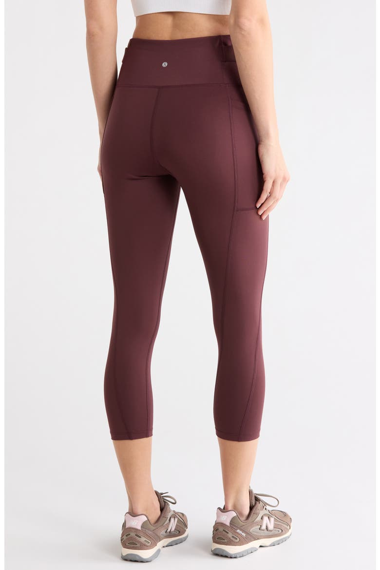 Stash Dash Capri Leggings, Alternate, color, FUDGE
