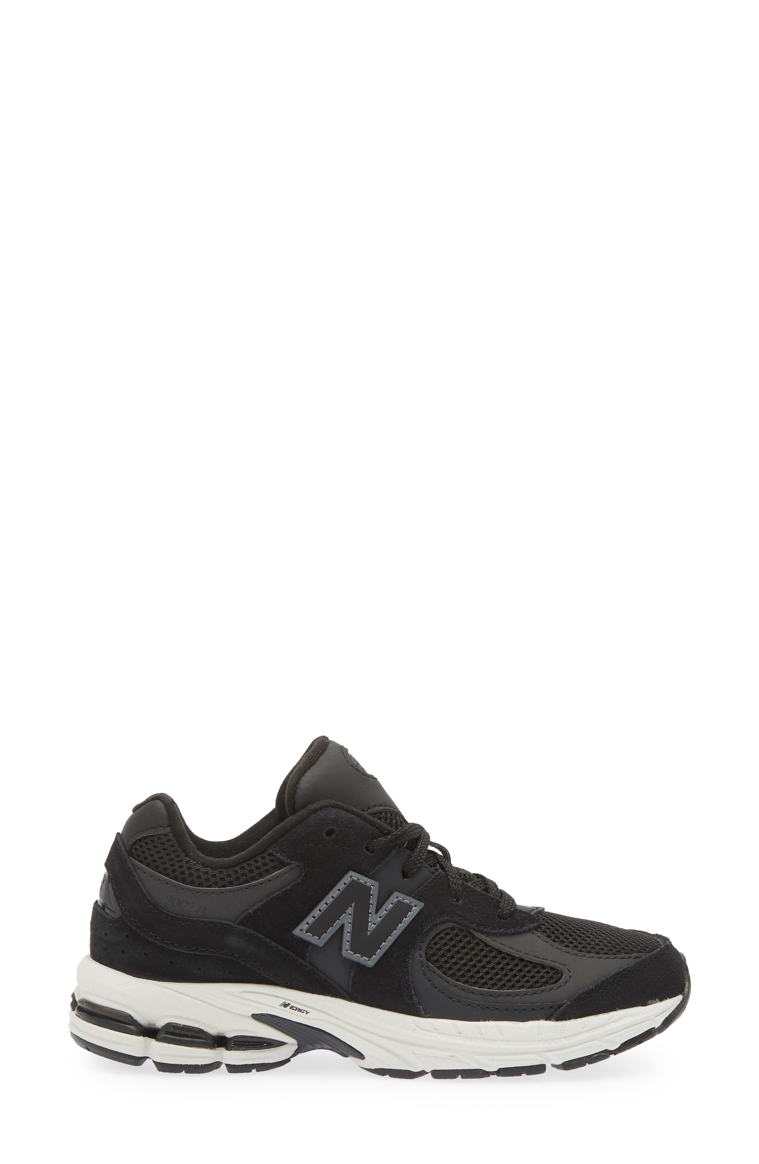 New Balance Kids' 2002R Sneaker, Alternate, color, Black/ Phantom