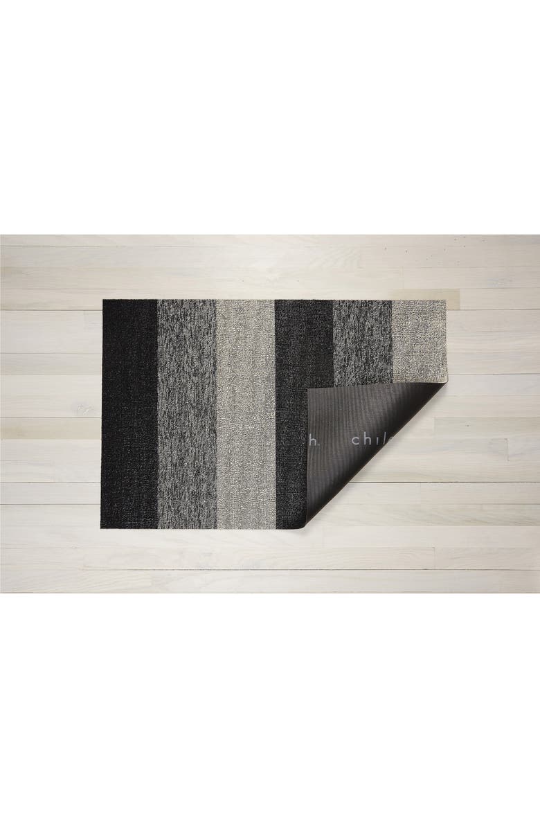 Chilewich Marble Stripe Indoor/Outdoor Utility Mat, Alternate, color, Salt And Pepper