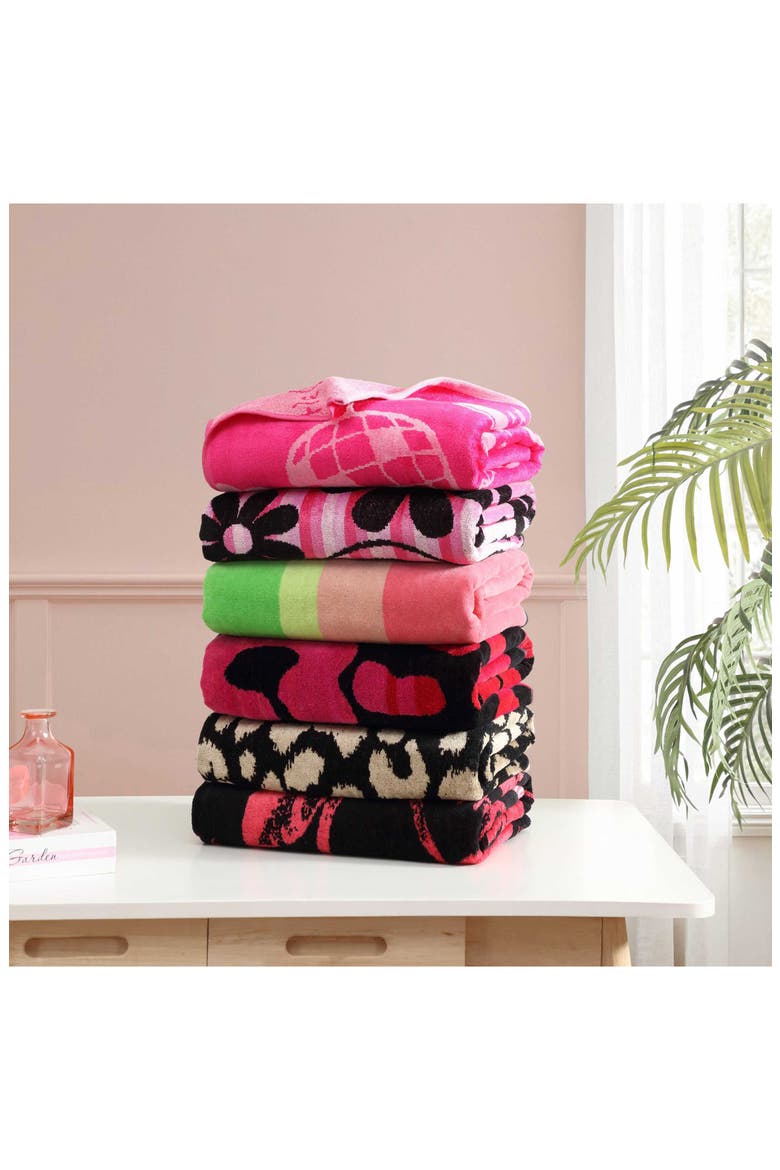 Smiley Daisy Beach Towel, Alternate, color, MEDIUM / DARK PINK