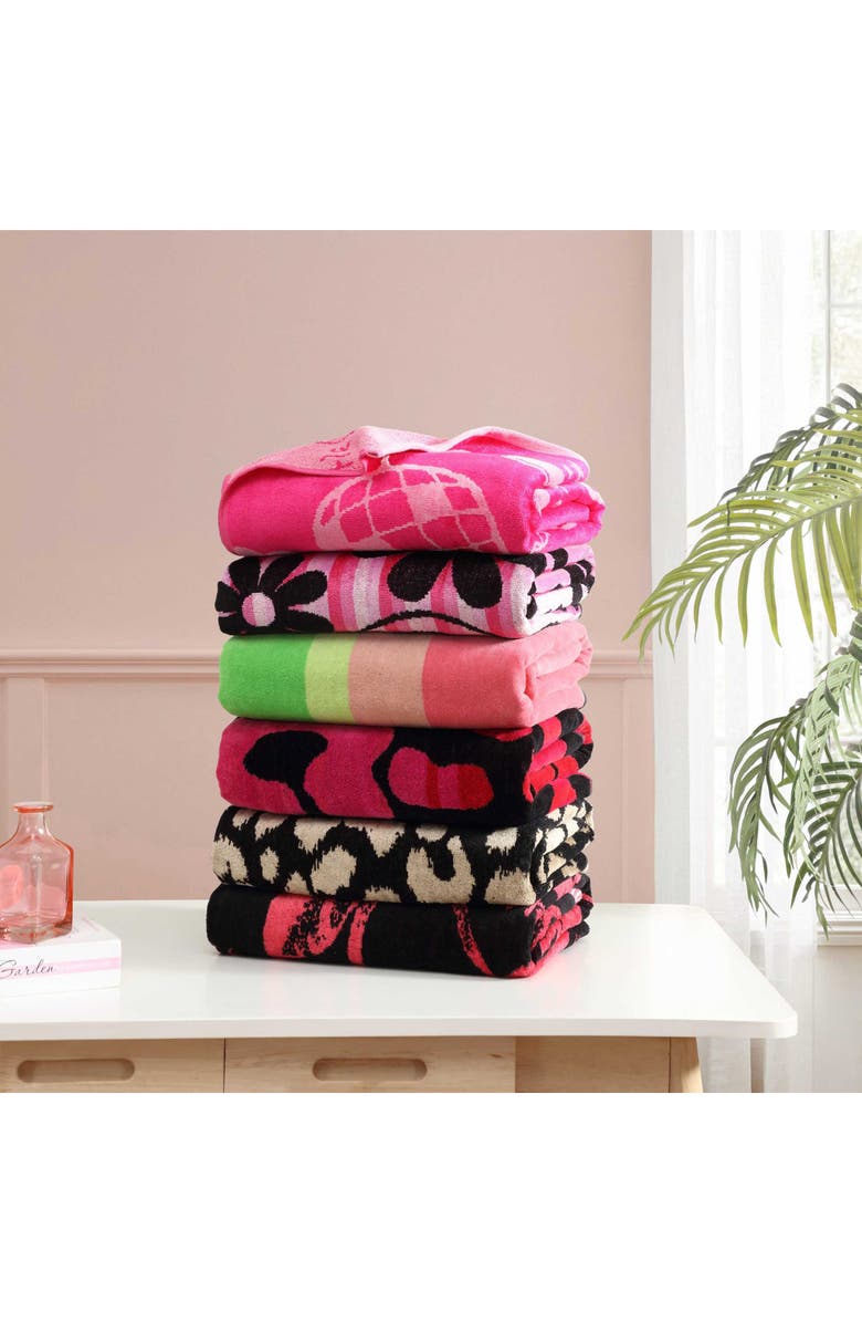 Betsey Johnson Ombré Leopard Beach Towel, Alternate, color, Medium / Dark Pink