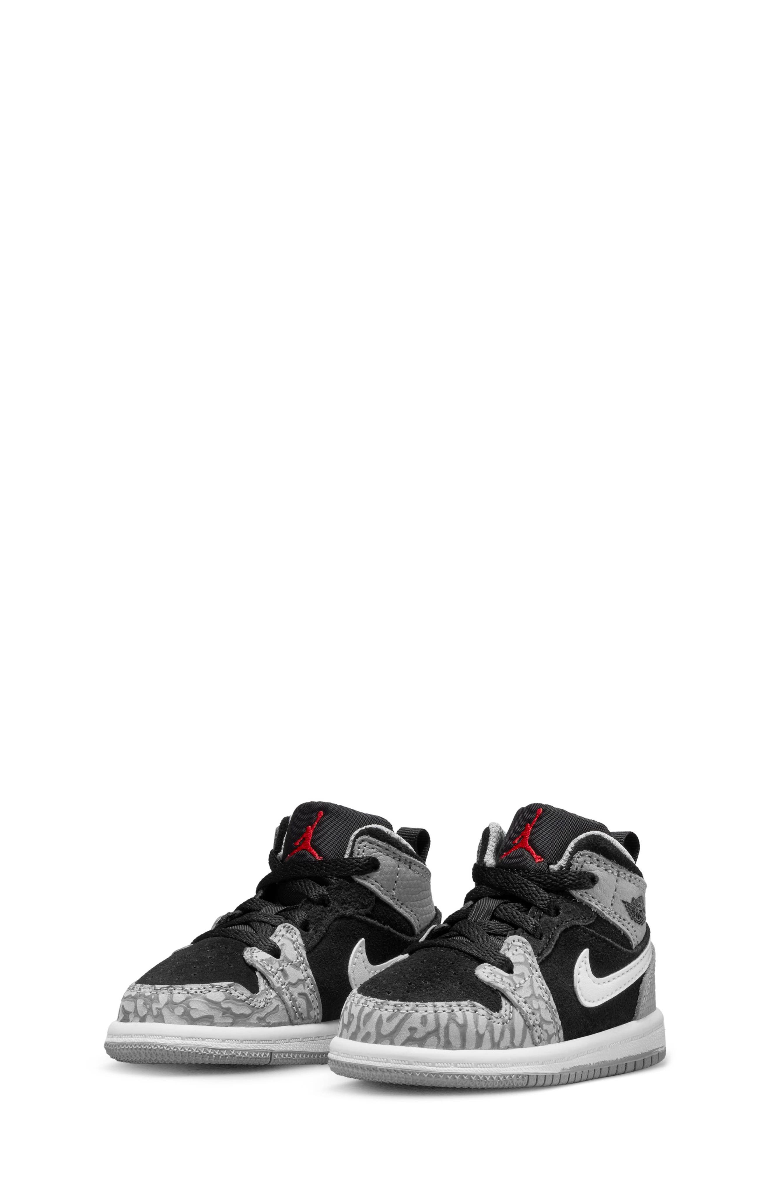 Jordan Nike Air Jordan 1 Mid SE Basketball Sneaker, Main, color, 