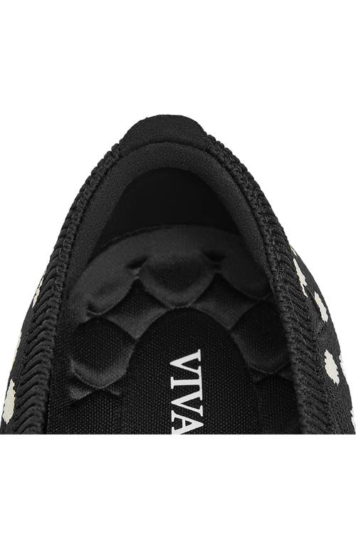 Vivaia Round-toe Flats In Black