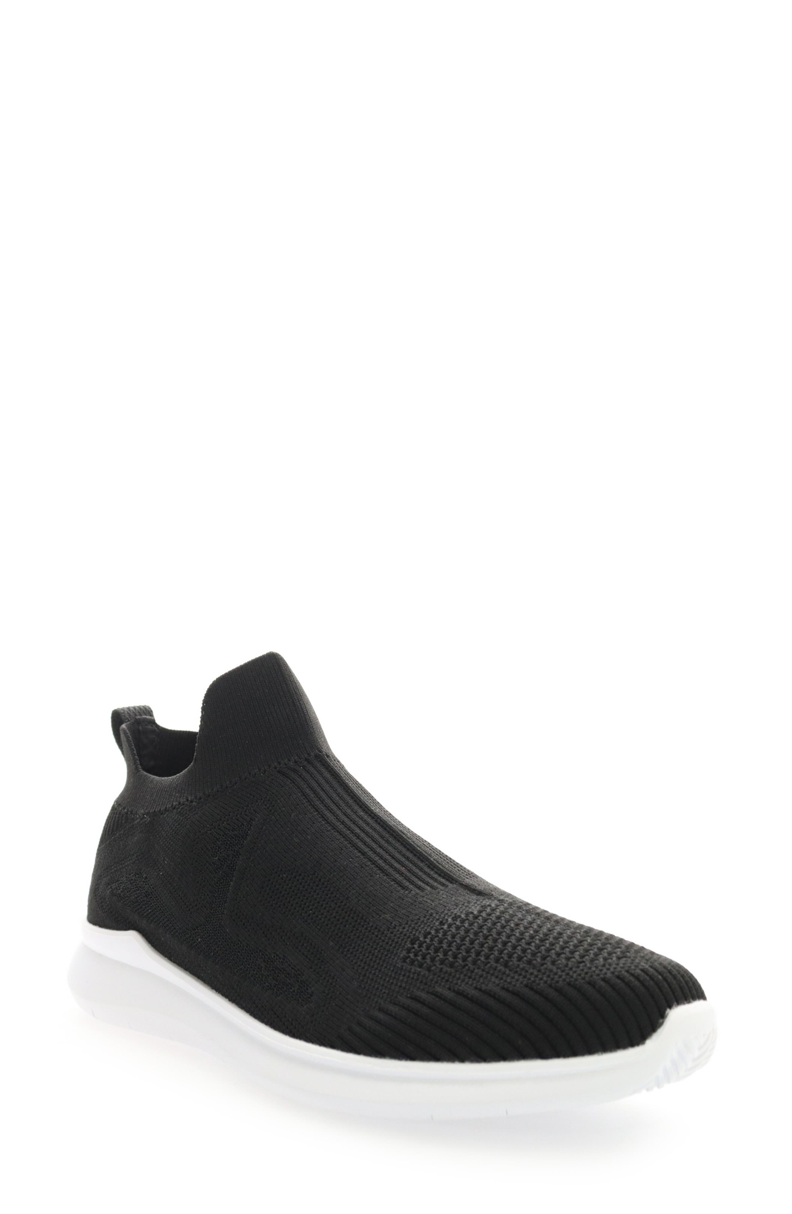 Propét Travelbound Slip-On Sneaker