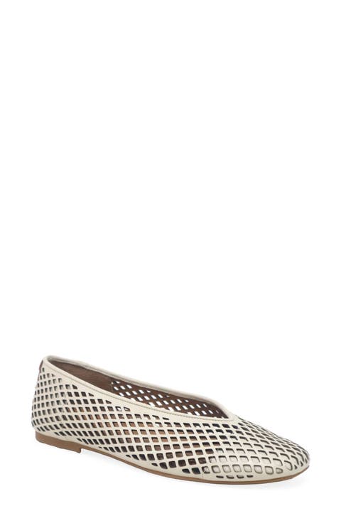 Willow Perf Ballet Flat (Women)