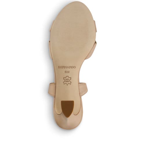 BERNARDO FOOTWEAR BERNARDO FOOTWEAR NEERA MID HEEL SANDAL