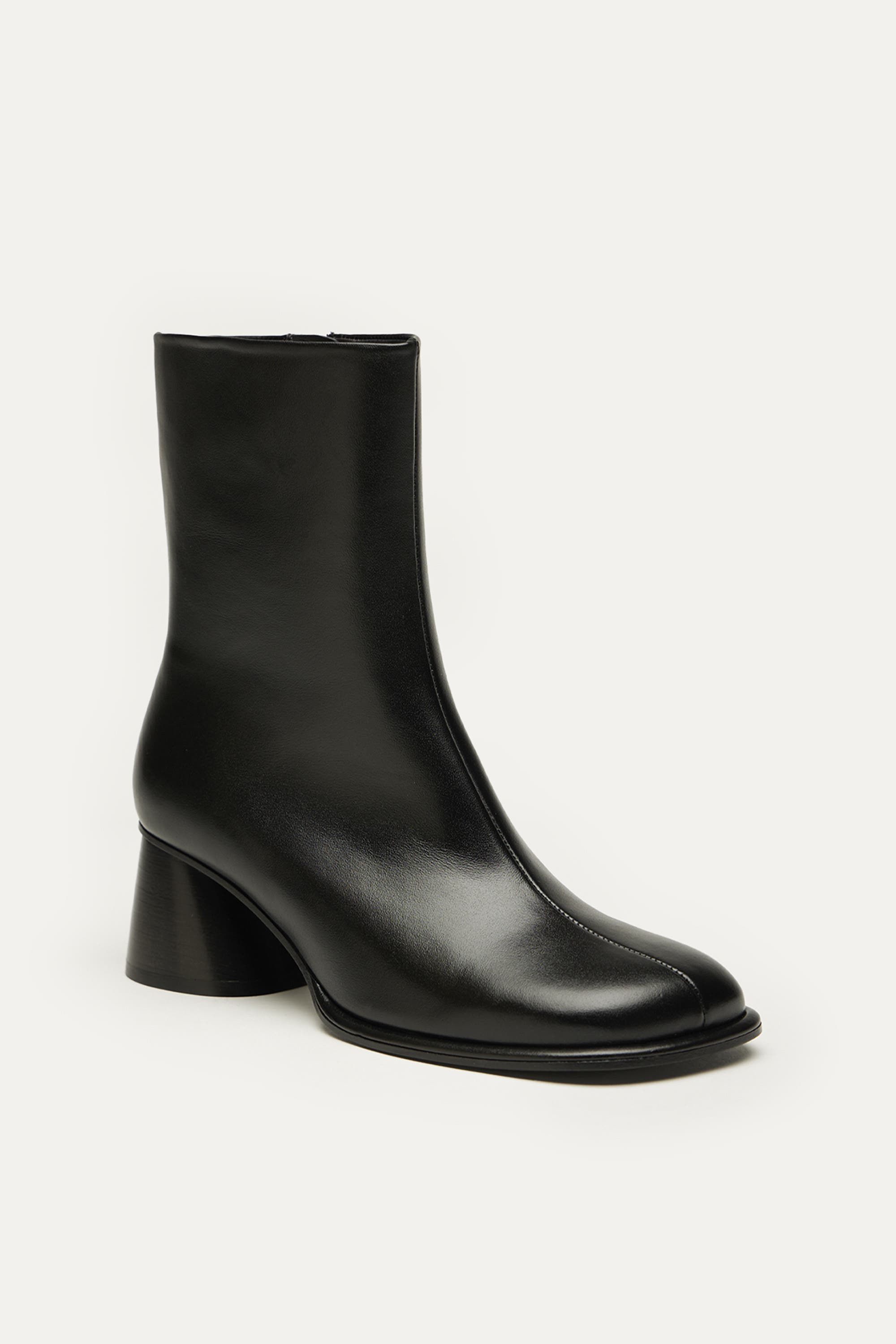 WANT Les Essentiels Holton Smooth Leather Heeled Boots, Alternate, color, Black