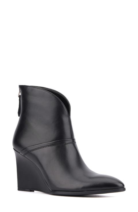 Notched Wedge Boot (Women)