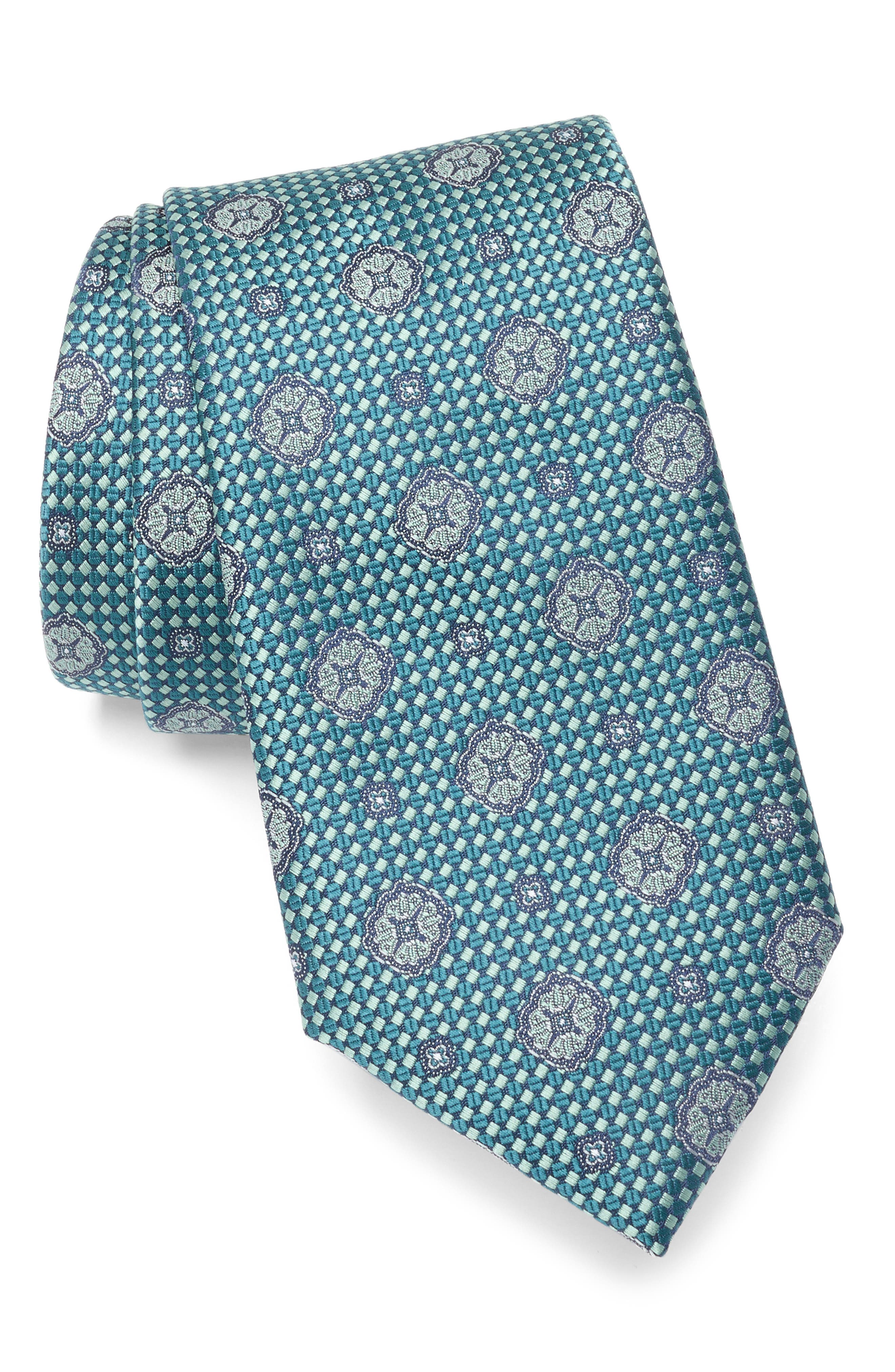 Lurisa Medallion Tie