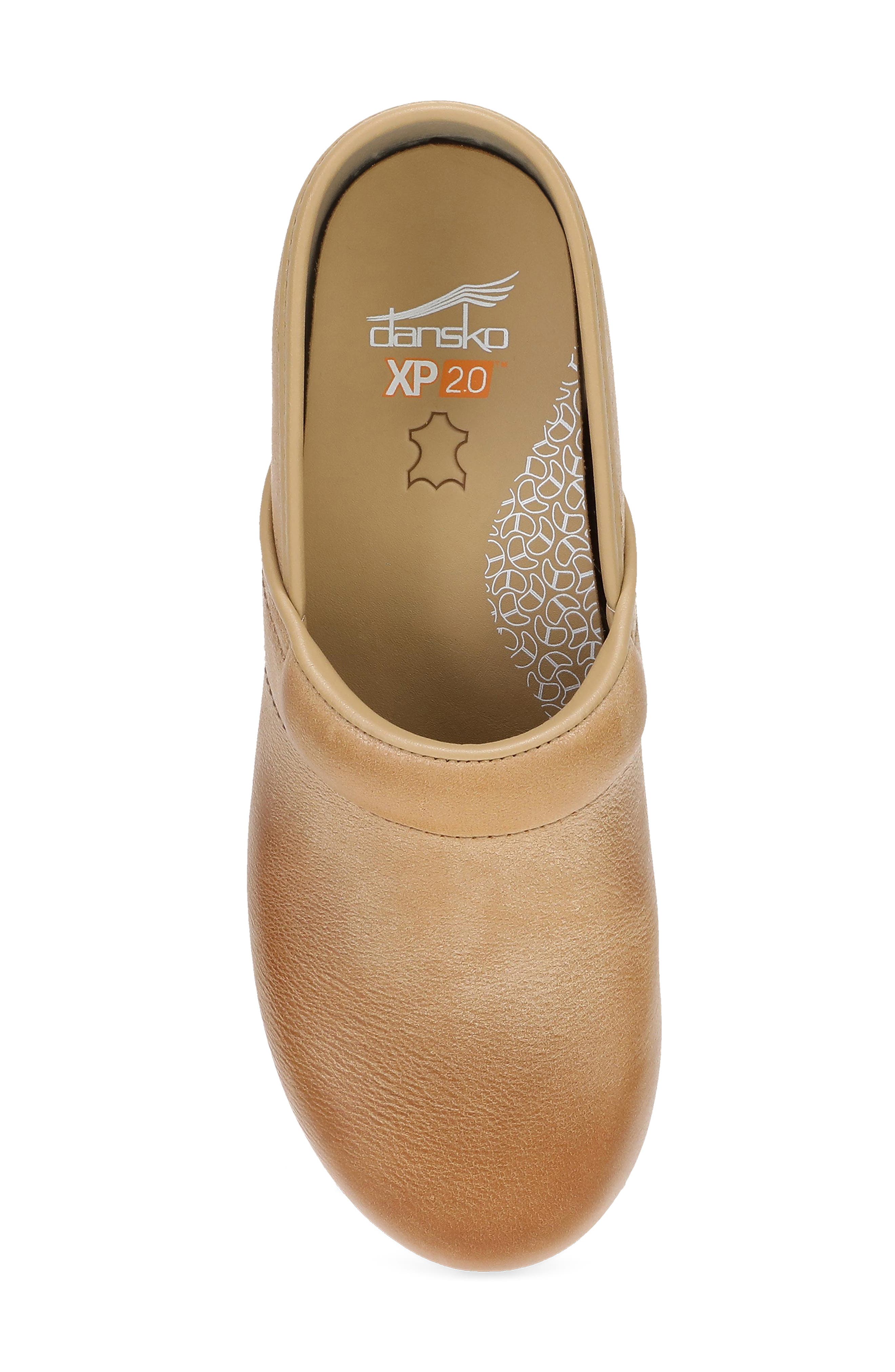 Dansko XP 2.0 Clog, Alternate, color, Honey Distressed