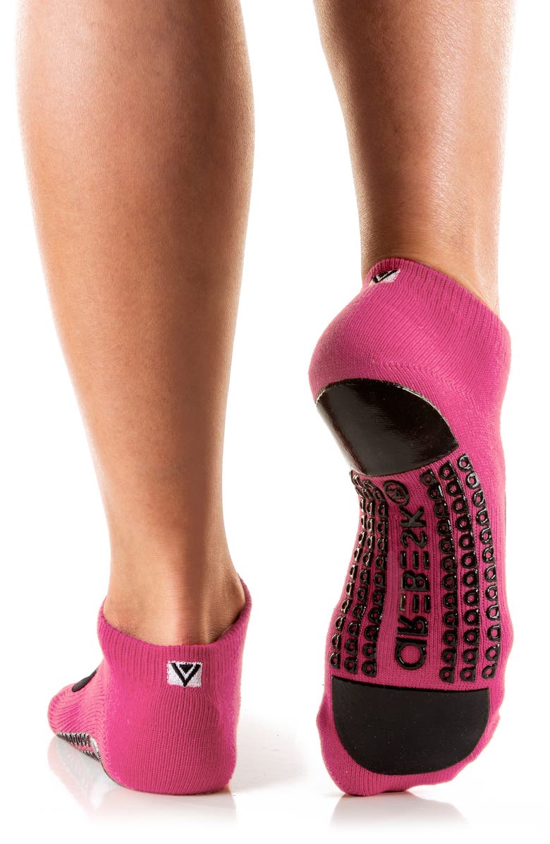 Arebesk Phish Net Assorted 2-Pack Closed Toe Grip Ankle Socks, Alternate, color, Charcoal-Pink