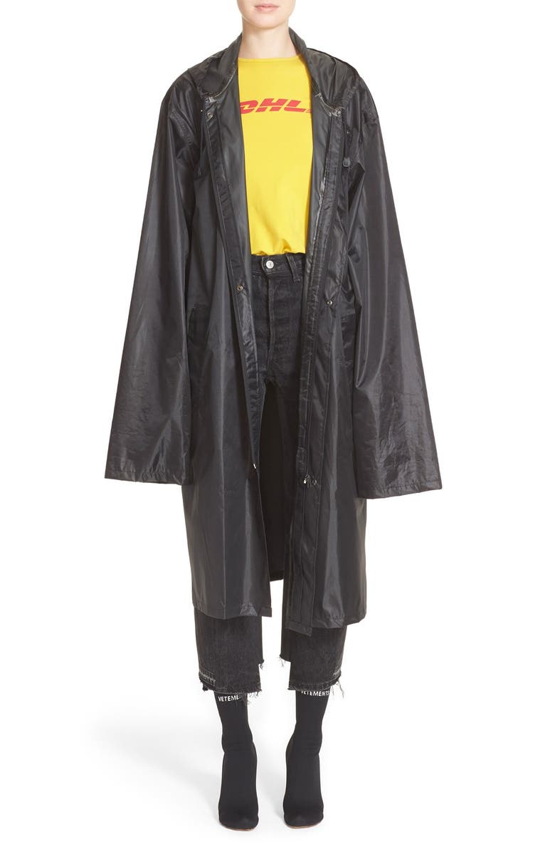 VETEMENTS 'DHL' Graphic Print Long Tee, Alternate, color, 