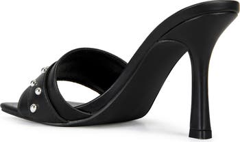 Lunafreya Sandal