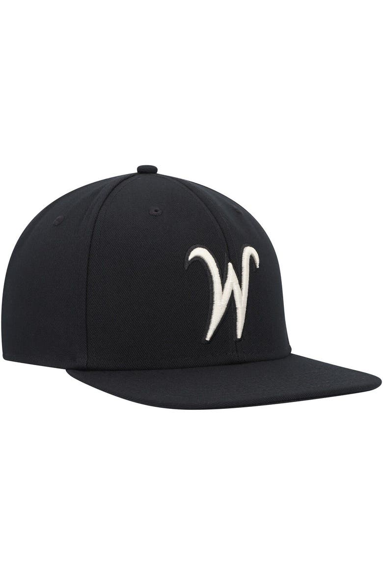 Men's Under Armour Black Wichita State Shockers Baseball Flex Fit Hat, Alternate, color, Black