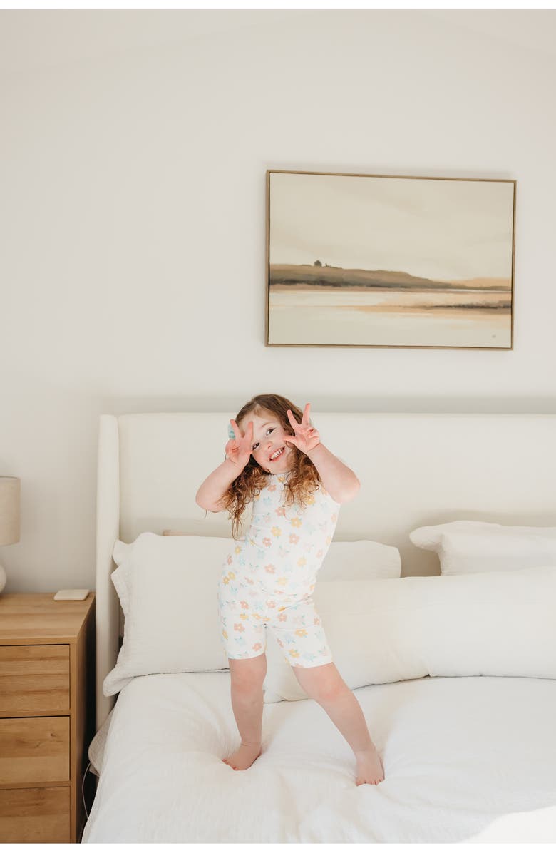 Copper Pearl Daisy Fitted Two-Piece Short Pajamas, Alternate, color, Light/ Pastel Blue