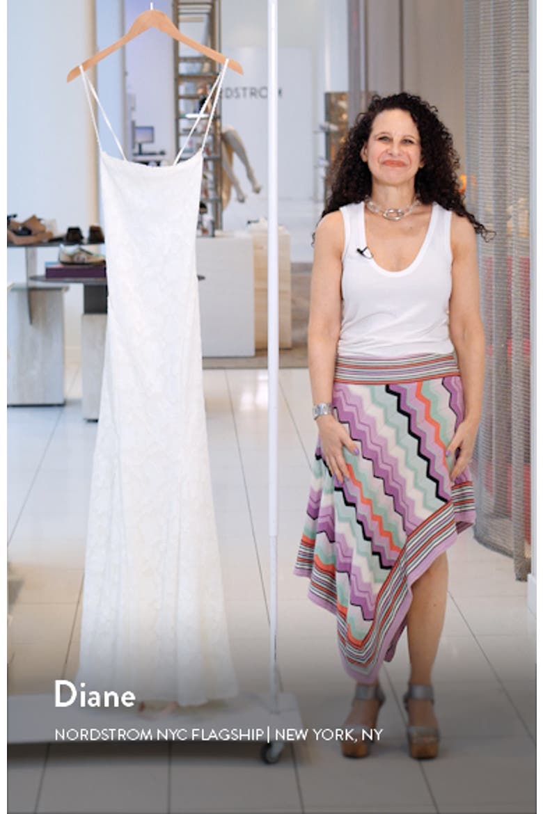 Joan Floral Appliqué Mermaid Gown video