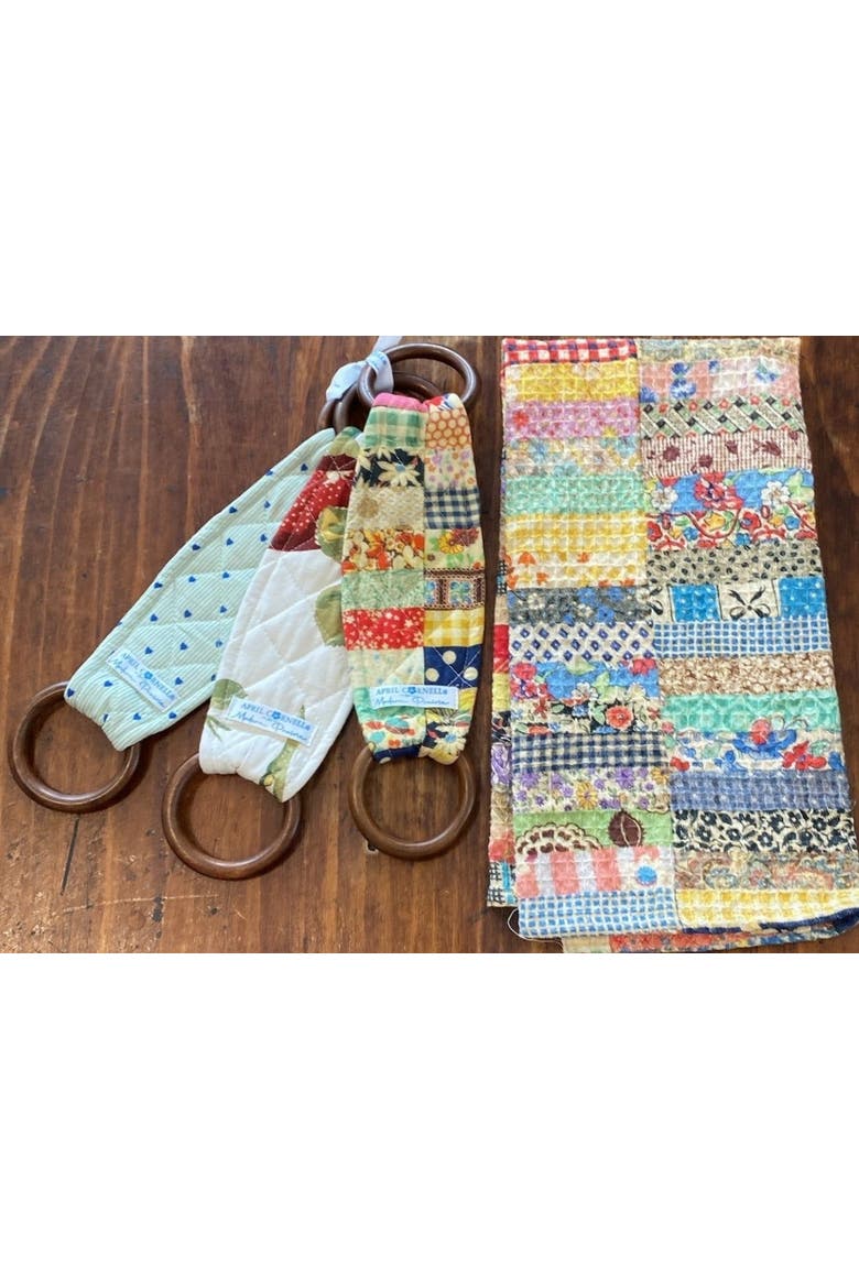 Patch Parade Tea Towel + Set Of 3 Wooden Loop Hangers, Alternate, color, Pastel Green