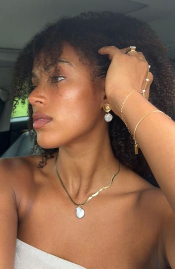 Serina Pendant Necklace