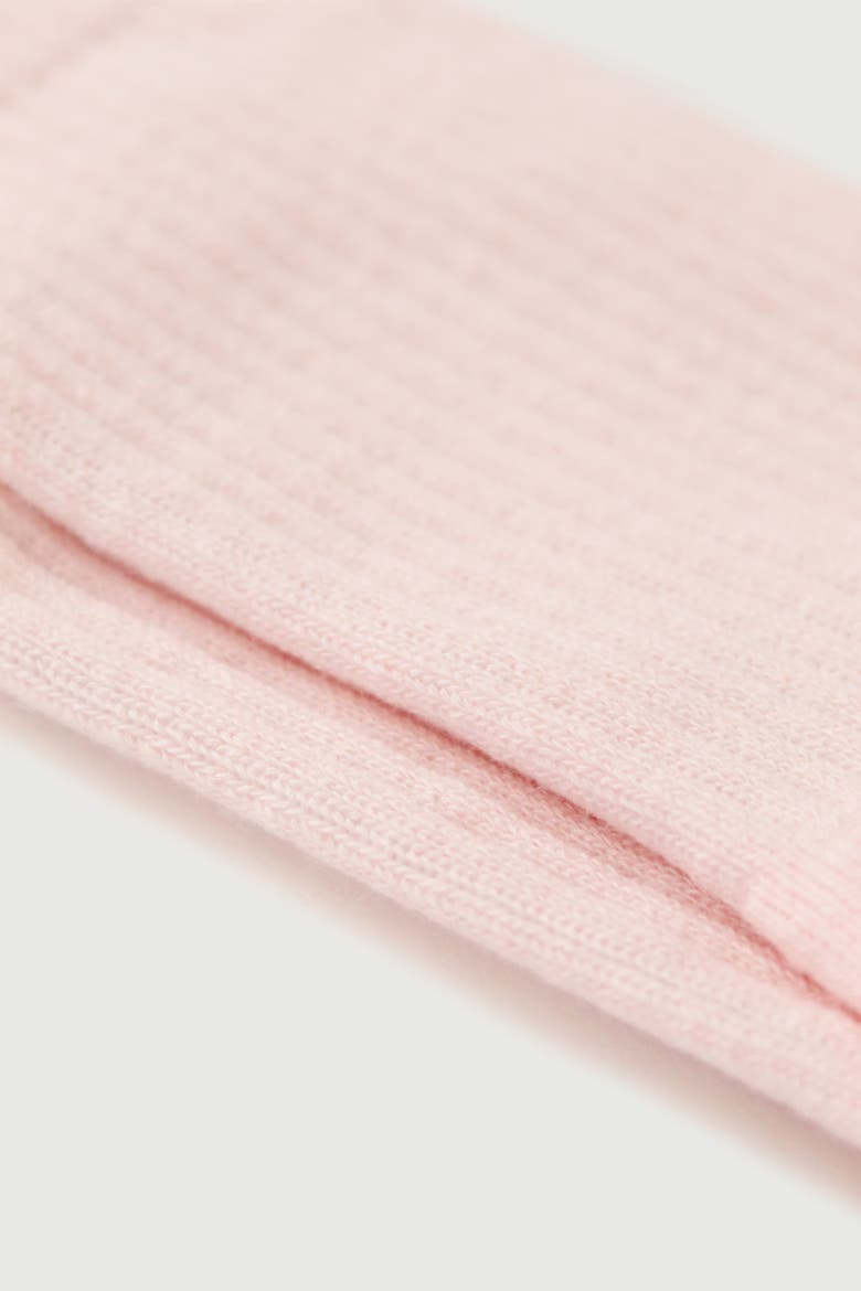 Primrose Classic Crew Grip Socks, Alternate, color, Primrose