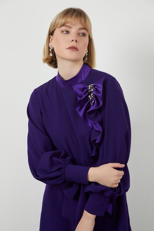 Gizia Gathered Detail Beaded Long Unlined Off-white Dress In Purple