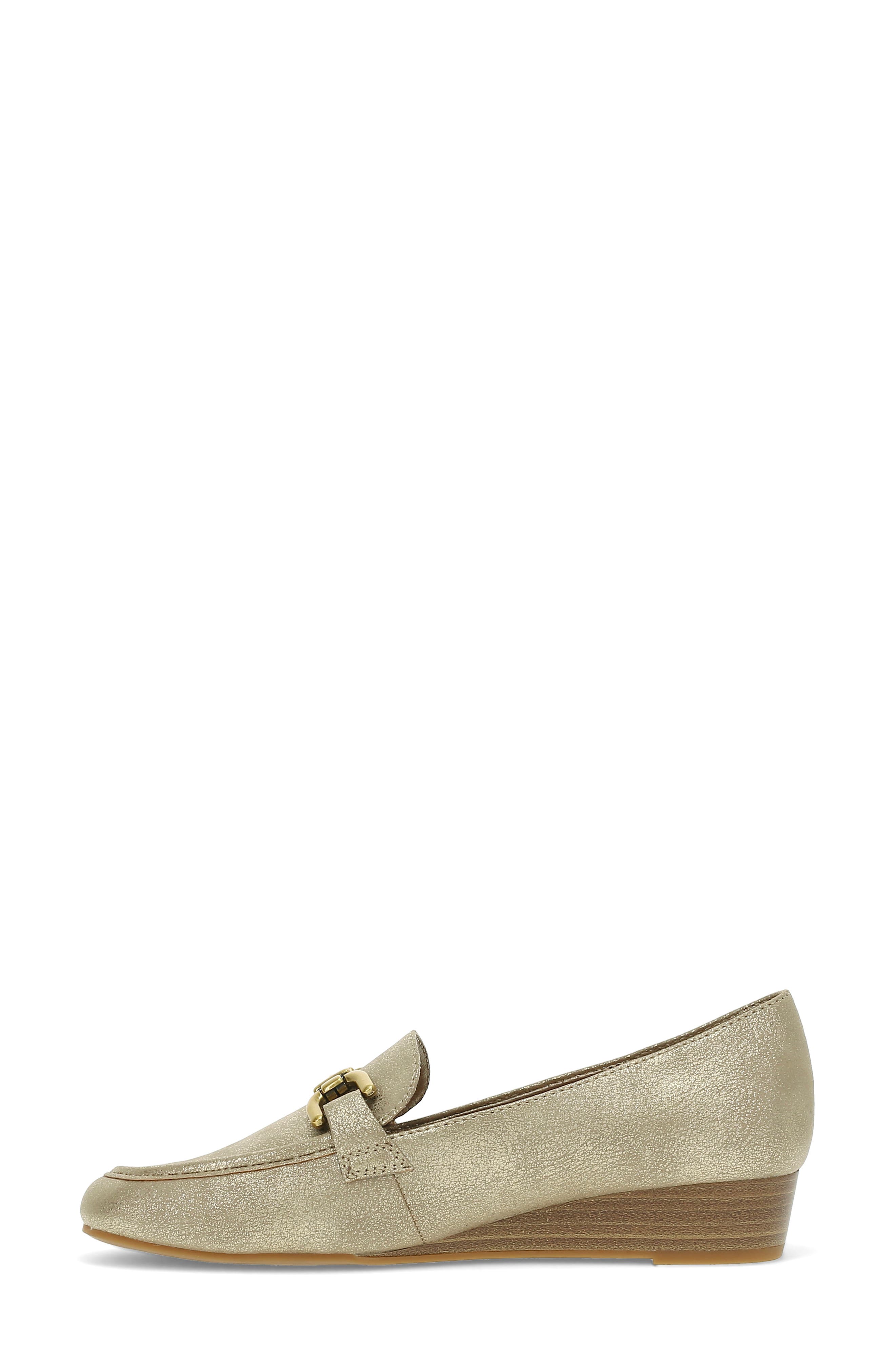 BARETRAPS Caddie Bit Loafer, Alternate, color, Lt Champagne