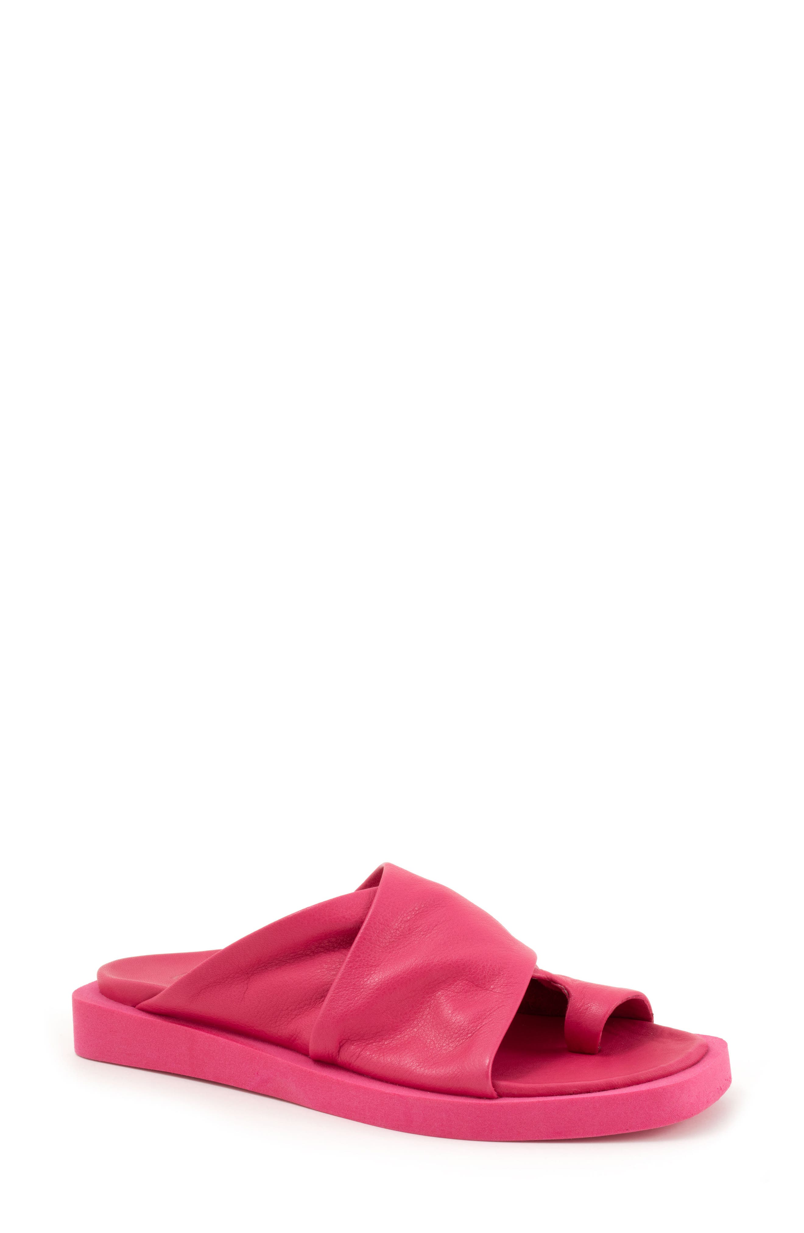 Bueno Jerika Toe Loop Sandal