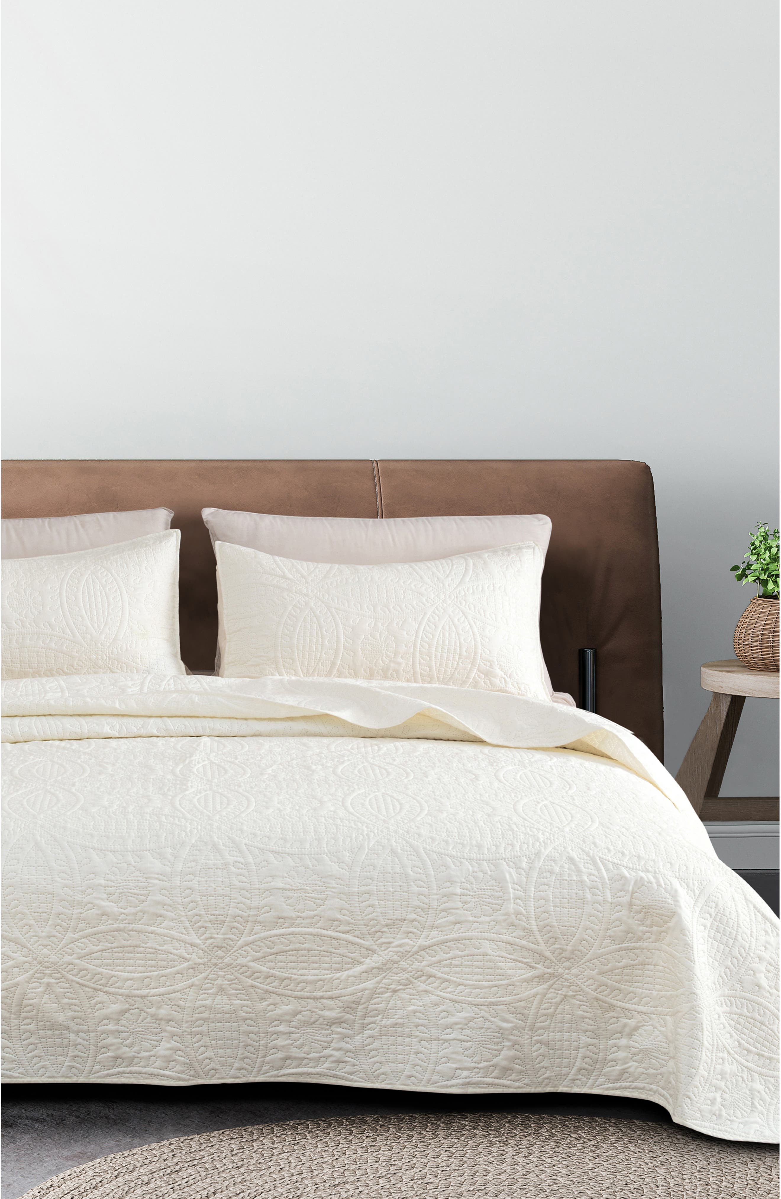 Woven & Weft Pinsonic Medallion Quilt Set