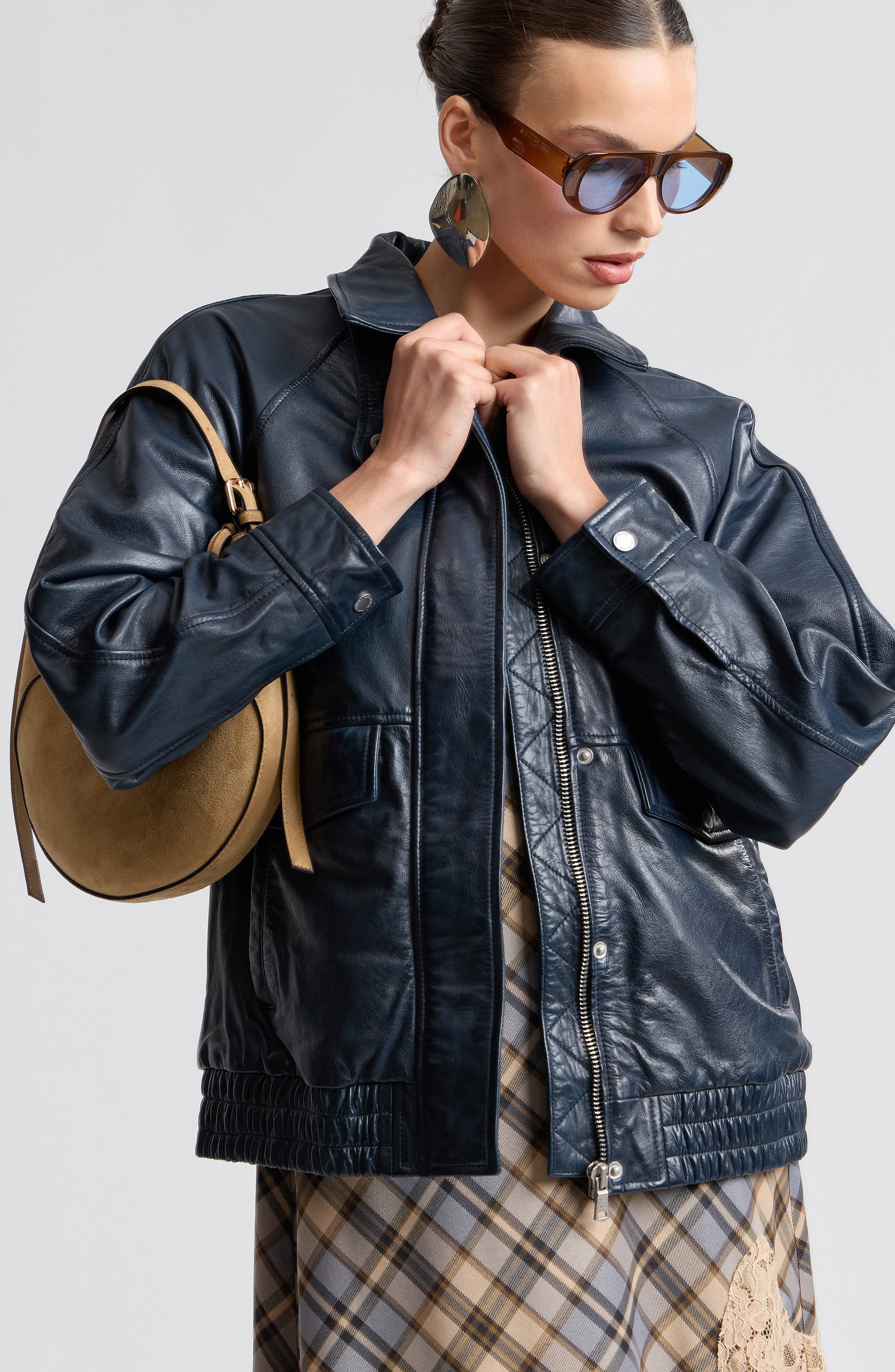 Женские куртки Avec Les Filles Oversize Leather Bomber Jacket — фото 8
