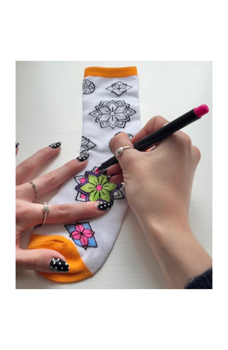 Buddy & Barney Doodle Socks DIY Color Your Own Socks Craft Set, Kids 3+, Alternate, color, 