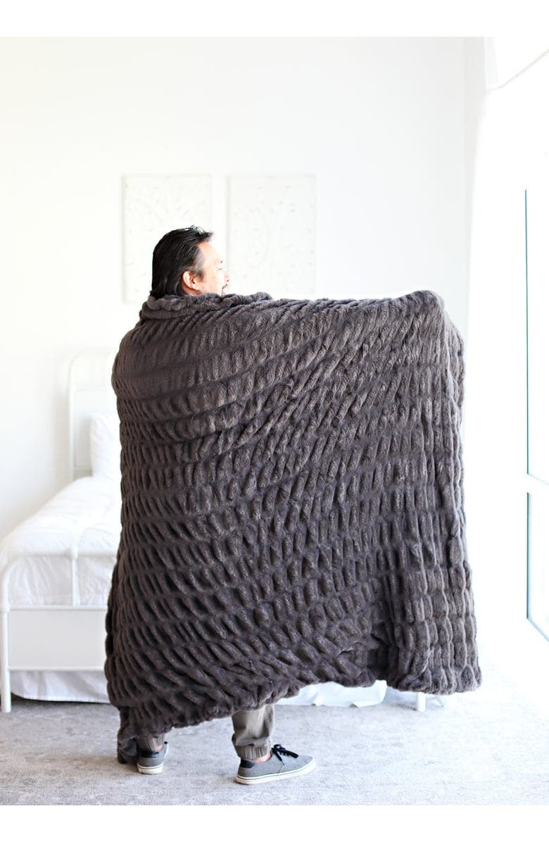 Minky Couture Hugs Charcoal Blanket, Alternate, color, Gray