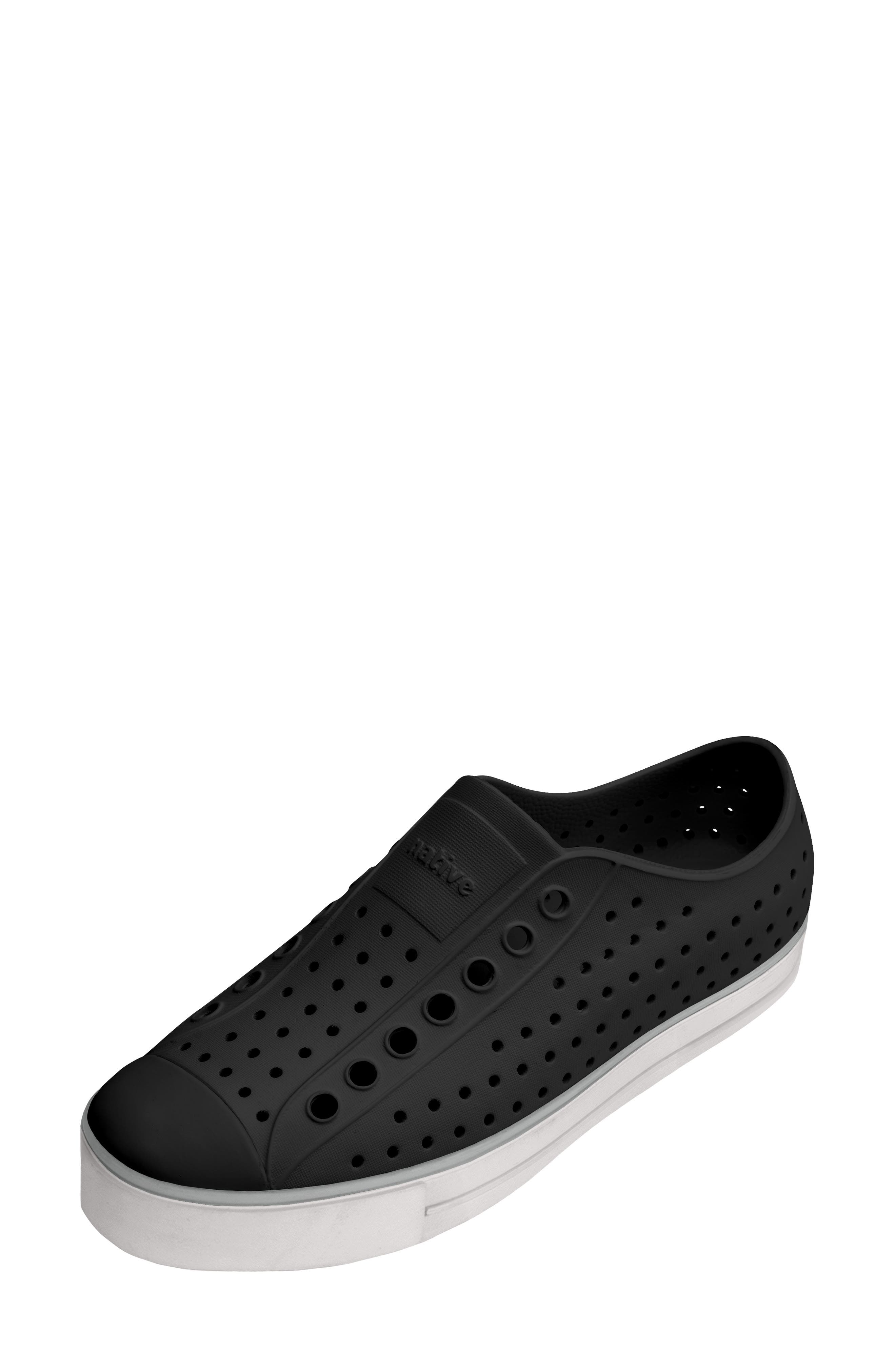 JIFFY BLACK/ WHISPER WHITE
