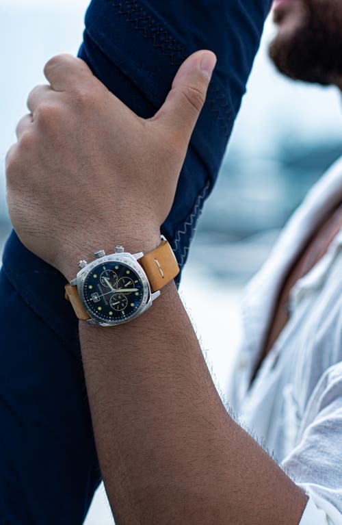 Spinnaker Hull Chronograph Leather Strap Watch, 42mm In Black Blue Dial