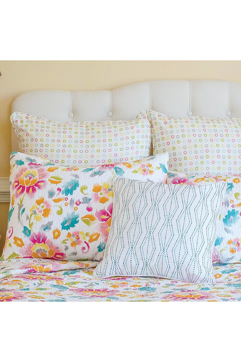 Sasha Quilt, Alternate, color, Pink