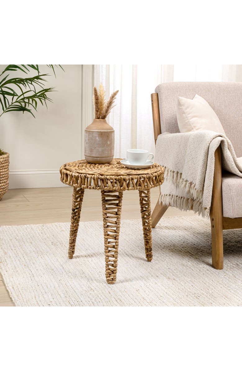 JONATHAN Y Amara 17" Coastal Bohemian Handwoven Water Hyacinth Round Tripod End Table, Alternate, color, Natural