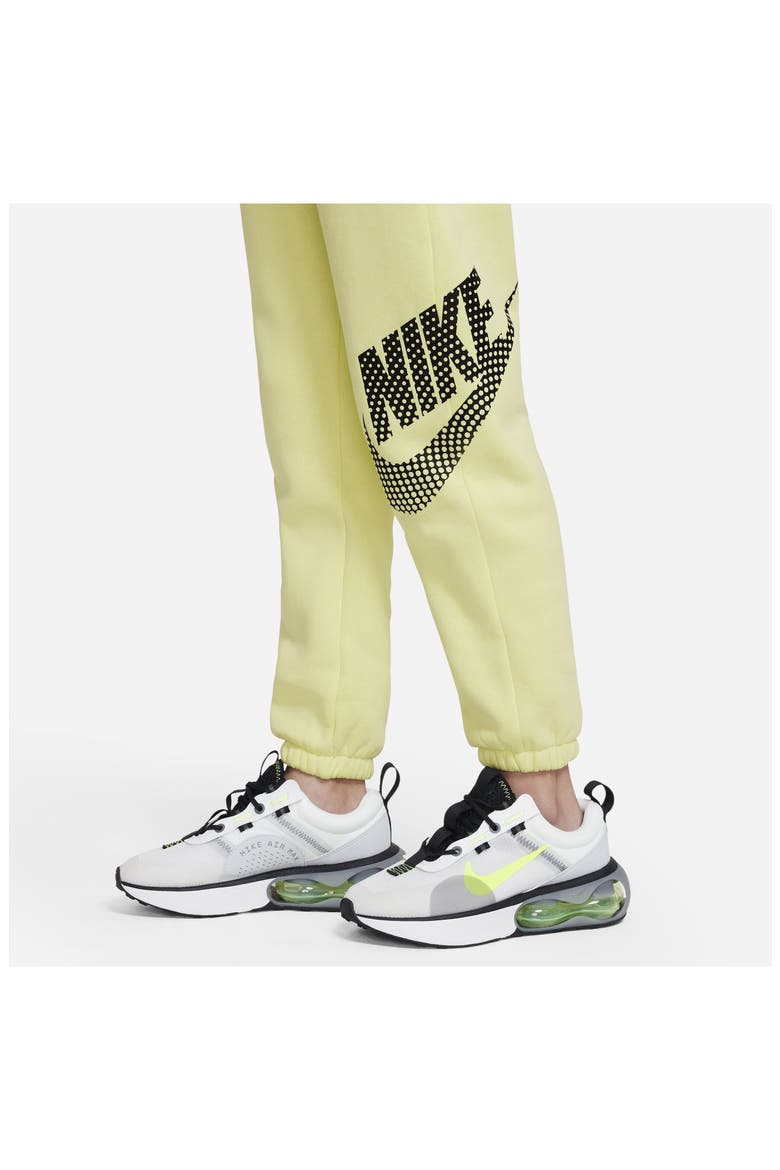Kids' Sportswear Club Fleece Sweatpants, Alternate, color, LUMINOUS GREEN