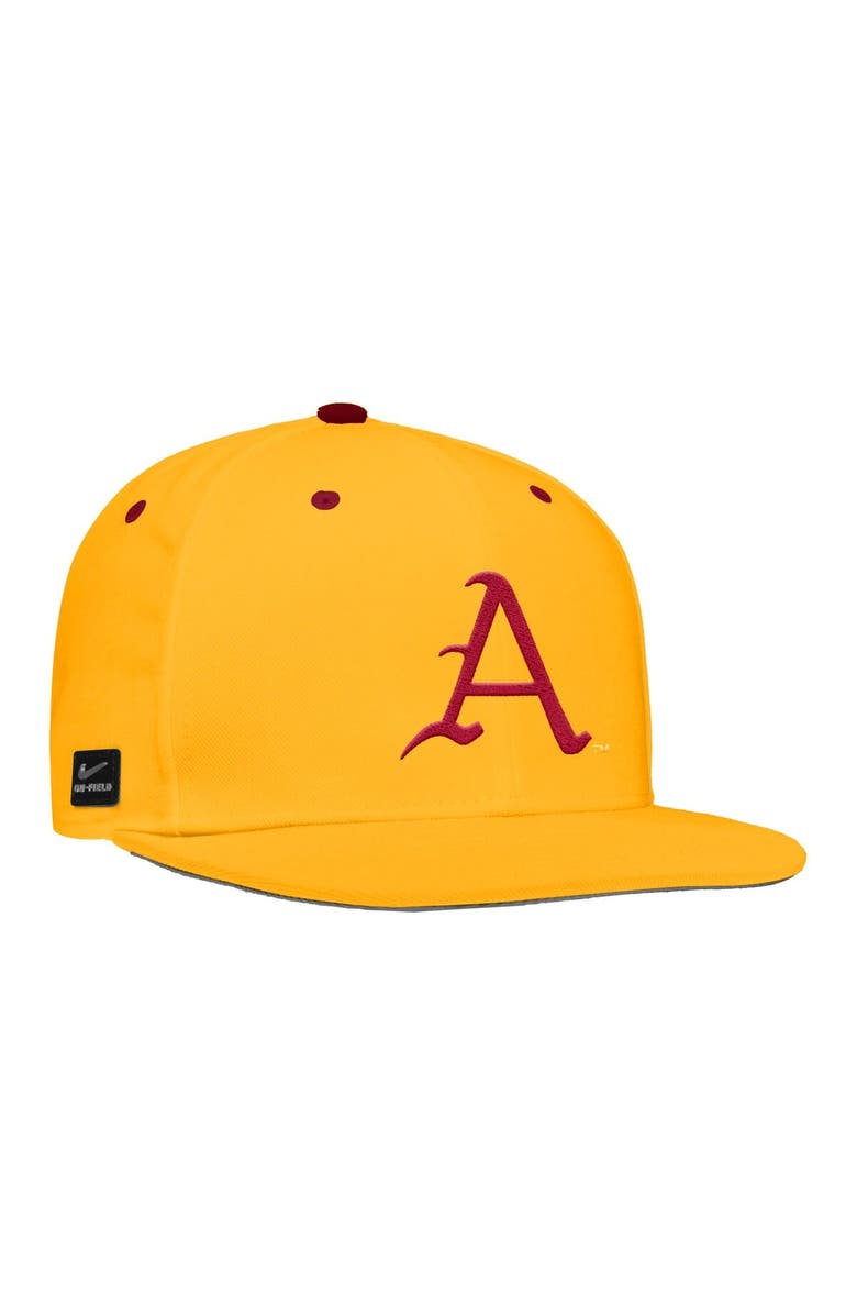 Nike Men's Nike Gold Arkansas Razorbacks 2025 On-Field True Performance Baseball Fitted Hat, Alternate, color, 